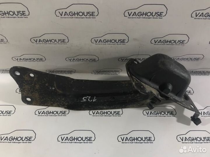 Рычаг подвески задний левый Volkswagen Passat B6