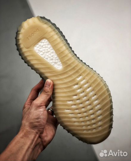 Кроссовки Yeezy Boost 350 v2 