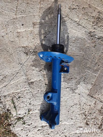 Стойка передняя Mercedes w212 e211