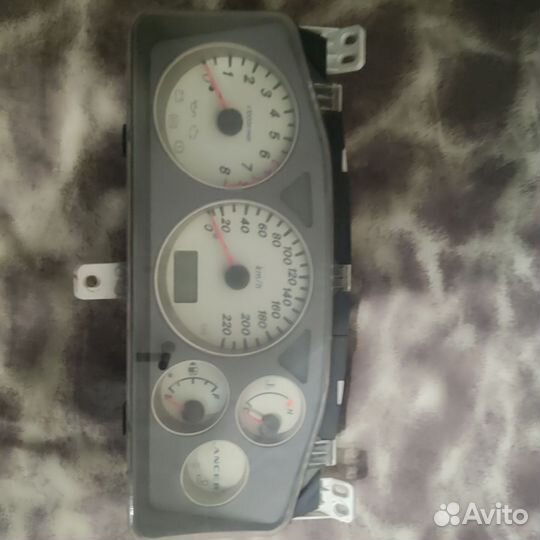 Приборная панель лансер 9