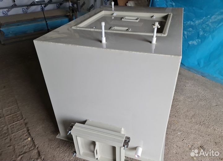 Изотермический бак для перевозки живой рыбы