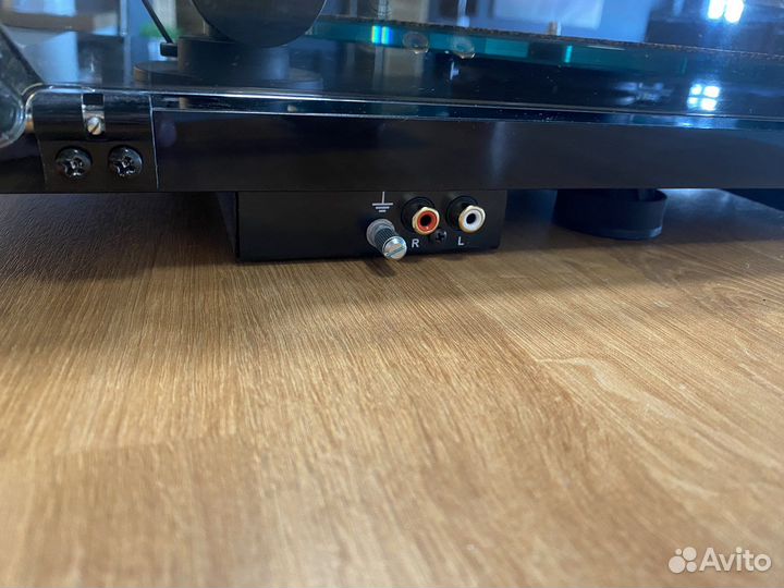 Проигрыватель винила Pro Ject T1 Phono SB