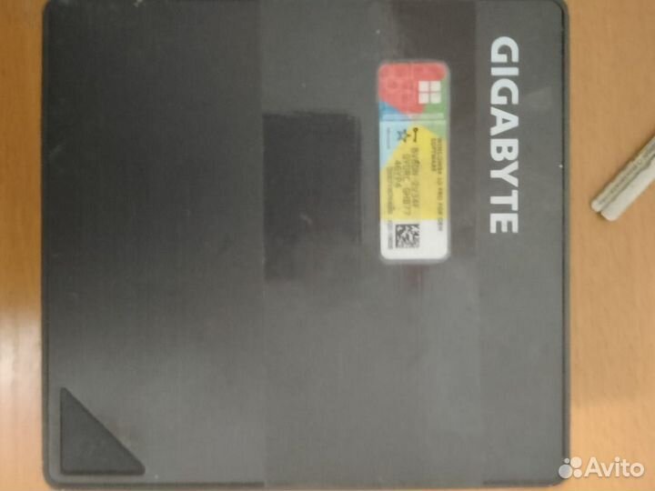 Неттоп (минипк) gigabyte GB-BKi3HA-7100