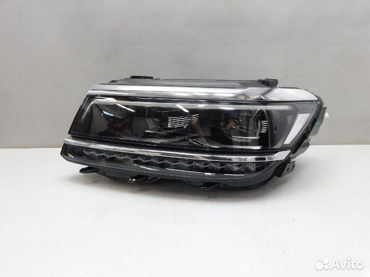 Фара левая Volkswagen Tiguan