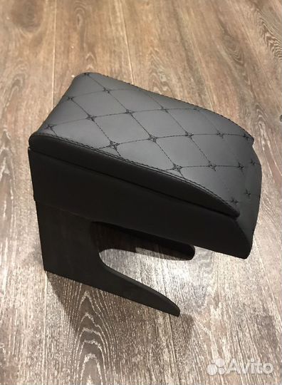 Подлокотник Renault Logan