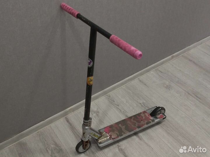 Трюковой самокат кастом в парк