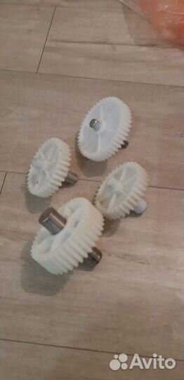 Шестерни для мясорубок разные