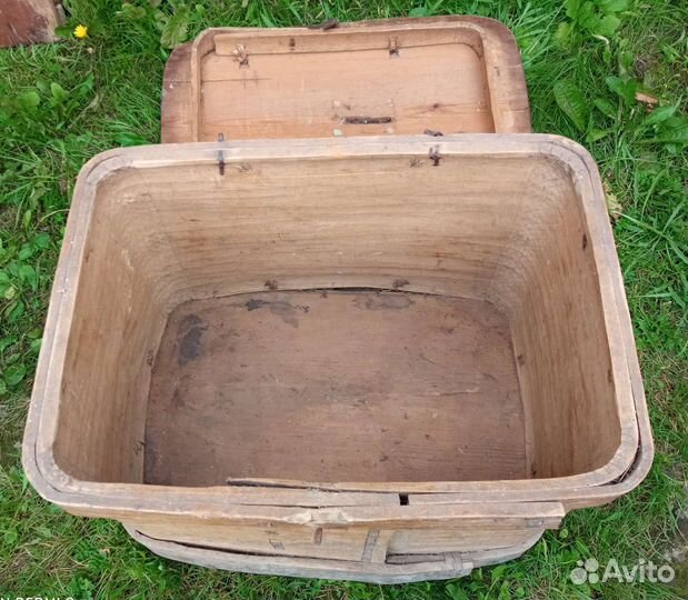 Старинный, деревянный короб. Деревенский быт
