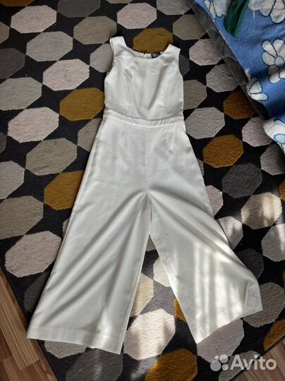 Комбинезон молочного цвета 42 44