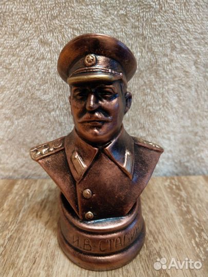 Сталин бюст