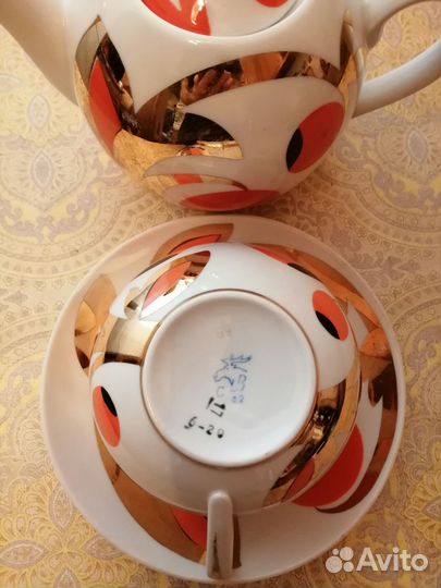 Чайник и чашка с блюдцем (Вербилки)