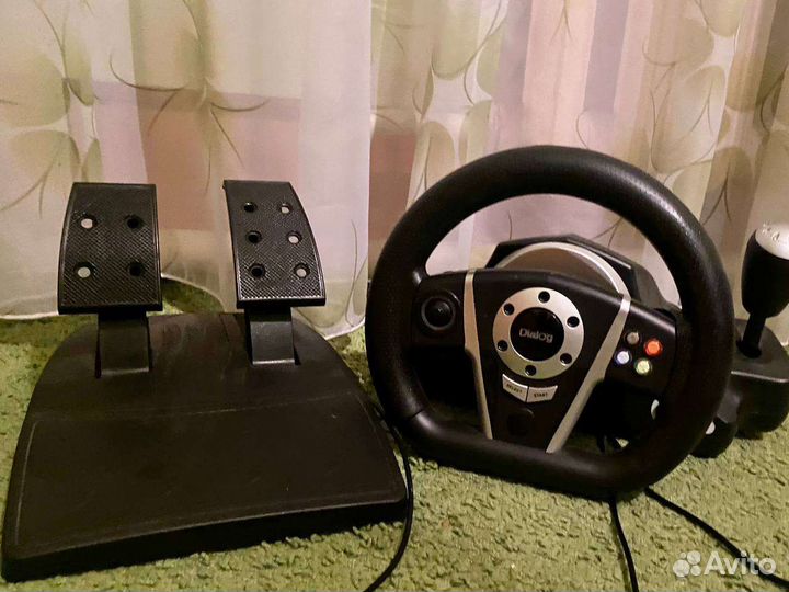 Игровой руль с педалями