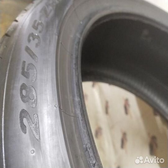 Pirelli P Zero 285/35 R22