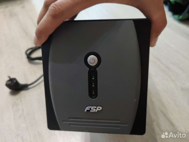 Ибп FSP EP1000