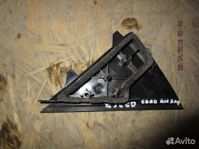 Уголок двери задней правой наружный Kia Ceed 2012