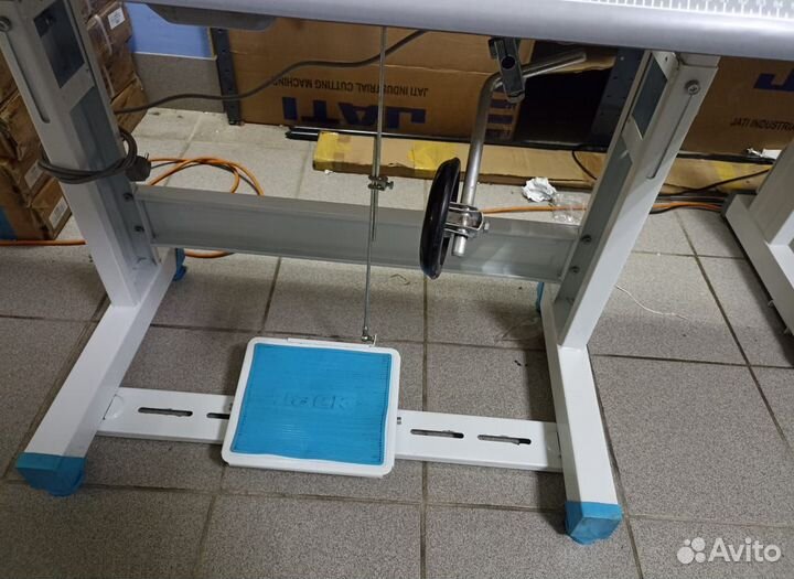 Промышленая швейная машина Jack F4 Б/У