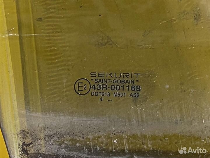 Стекло двери передней правой #: 2863 Volkswagen T