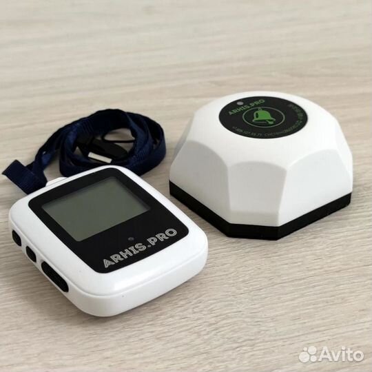 Кнопка вызова персонала к больному и часы пейджер