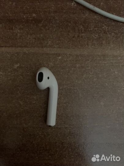 Беспроводные наушники apple airpods 2 левый