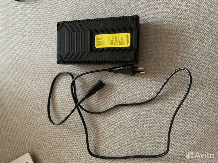 Зарядное устройство Nitecore SC2