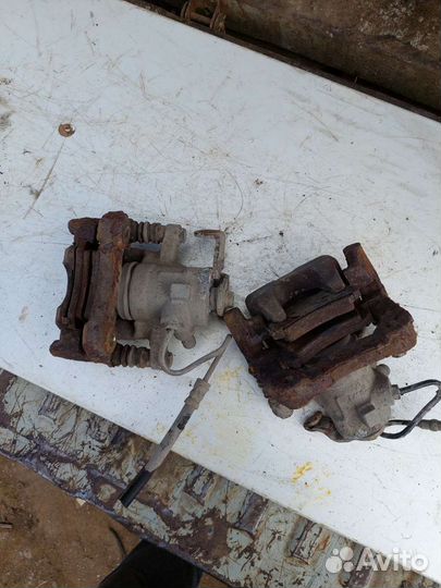 Суппорт задний правый пежо 307 1.4л 2002г