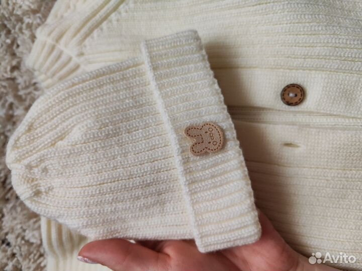 Вязаный костюм для новорожденного