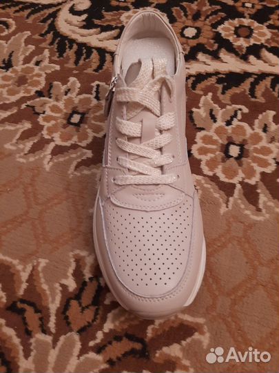 Кроссовки из натуральной кожи