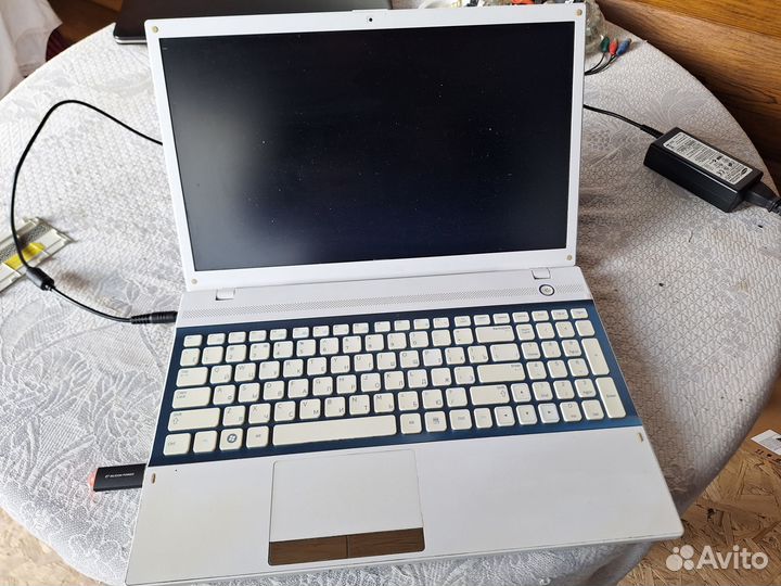 Samsung Core i3 SSD120 8gb nvidia 520