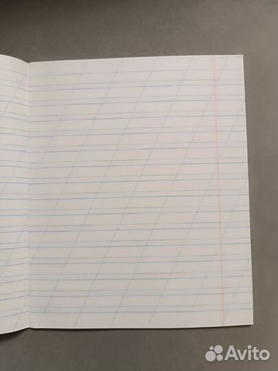 Тетрадь в косую линейку