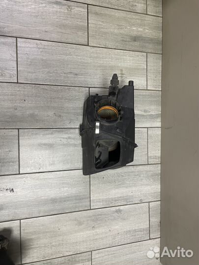 Корпус воздушного фильтра Ауди А6 С6