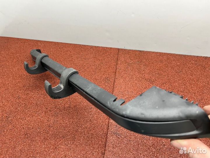 Крепление в салоне левое Skoda Kodiaq NS7