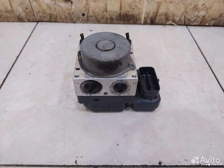 Блок абс Toyota Corolla e150