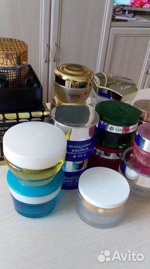 Стеклянные баночки и бутылочки