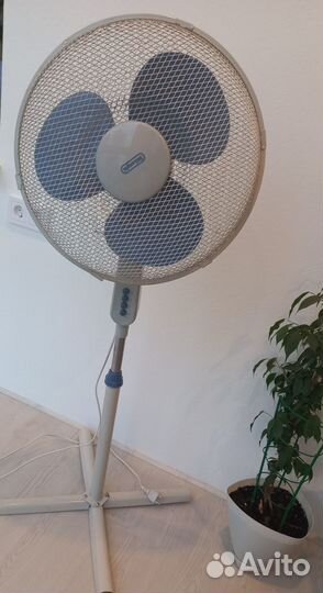 Вентилятор напольный Delonghi