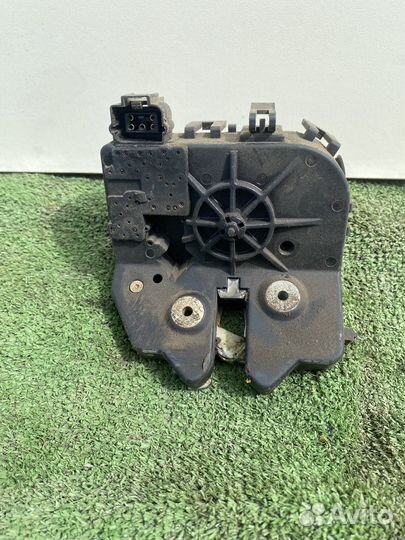 Замок багажника ford focus 1 седан