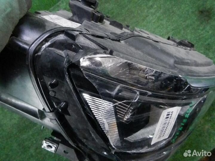 Фара правая Volkswagen Tiguan