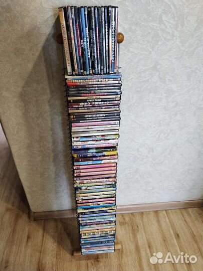 Подставка для дисков с дисками