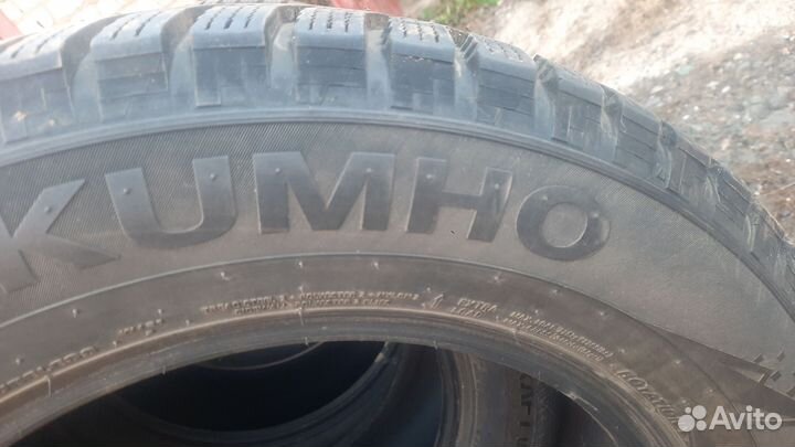 Kumho WinterCraft Ice WI31 215/60 R16