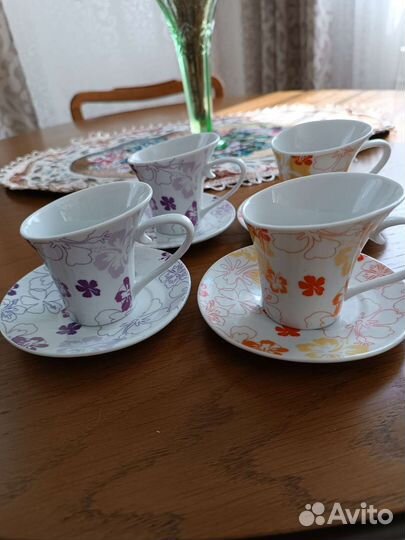 Набор кофейных чашек с блюдцами 4 пары