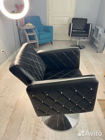 Парикмахерское кресло