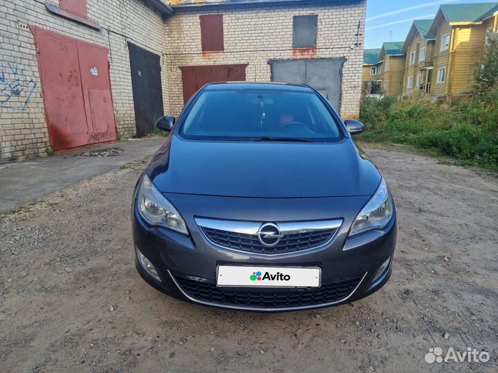 Opel Astra, 2012