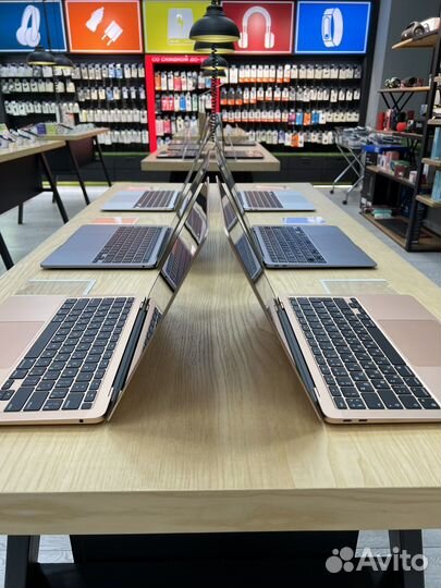 Apple Macbook Air M1 Chip 2020