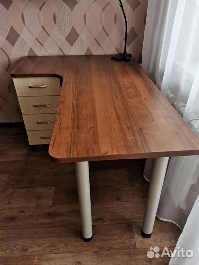 Угловой письменный стол бу