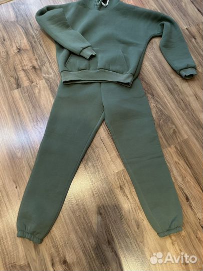 Спортивный костюм женский