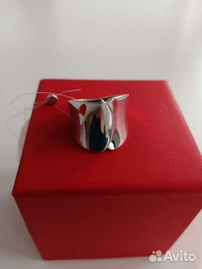 Серебряное кольцо новое