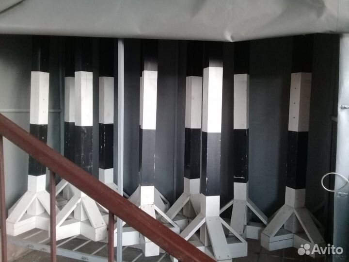 Продается комплект (стойки и жерди)