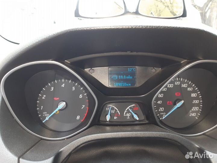 Ford Focus 1.6 МТ, 2012, битый, 195 000 км