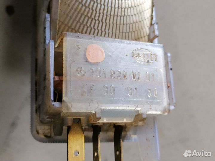 Плафон салон.потолочн.Mercedes-Benz 190 W201