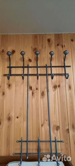 Вешалка для одежды настенная