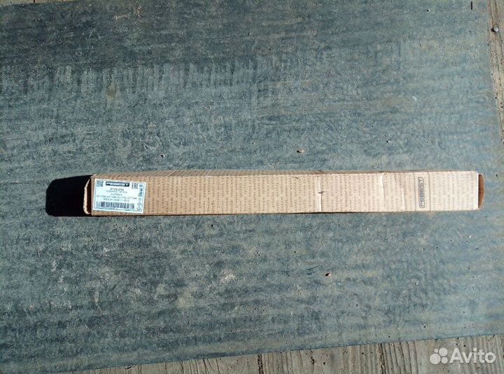 Рулевая тяга Авенсис 2 новая